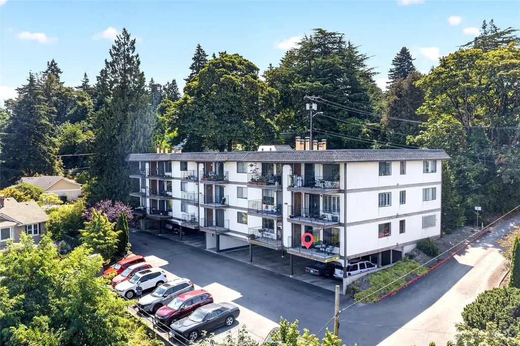 317 Kennebeck Avenue S Kent WA 98030
