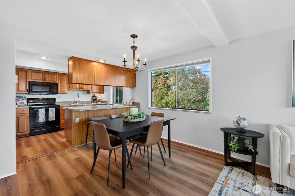 317 Kennebeck Avenue S Kent WA 98030