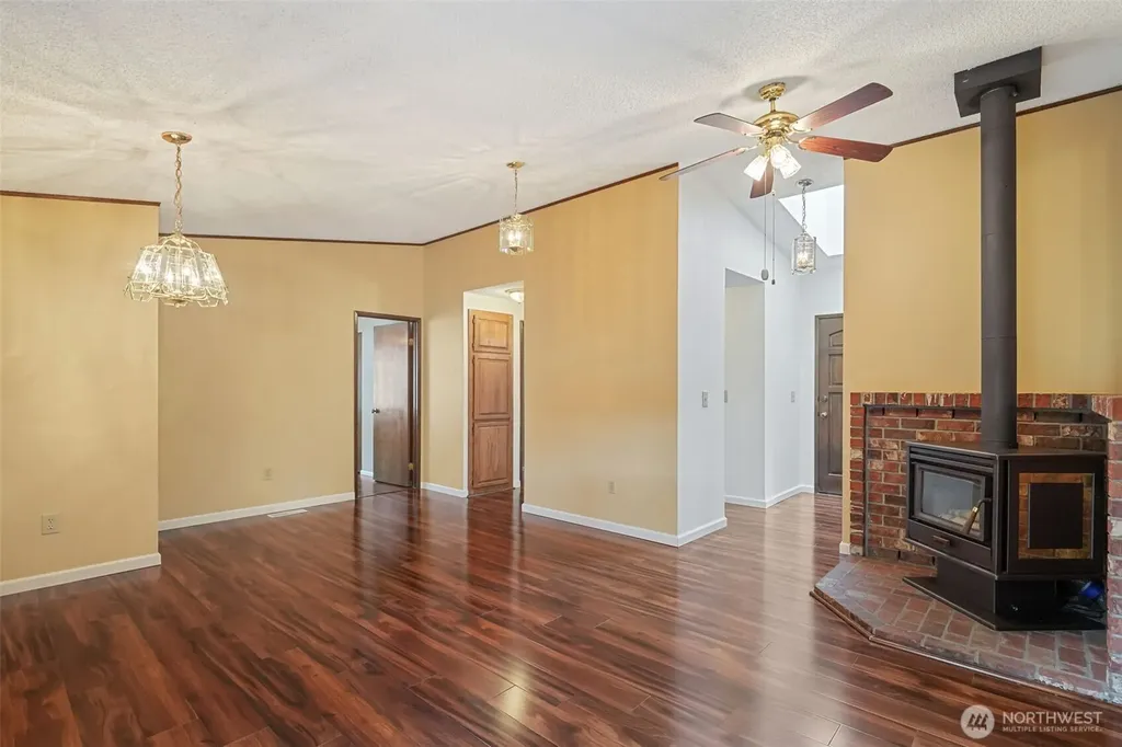 9219 Donna Court SE Olympia WA 98513