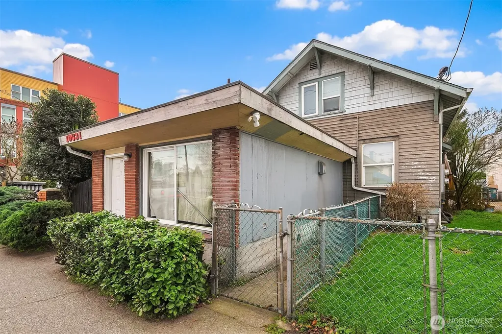 10531 Aurora Avenue N Seattle WA 98133
