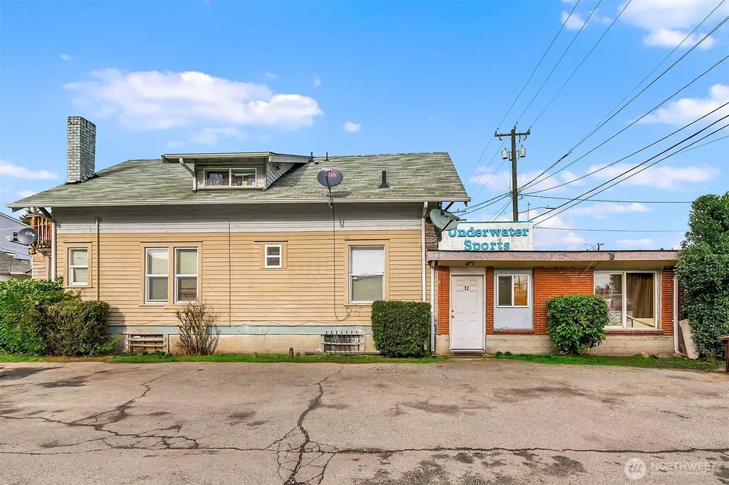 10531 Aurora Avenue N Seattle WA 98133