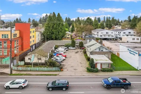 10531 Aurora Avenue N Seattle WA 98133