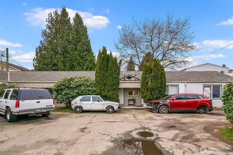 10531 Aurora Avenue N Seattle WA 98133