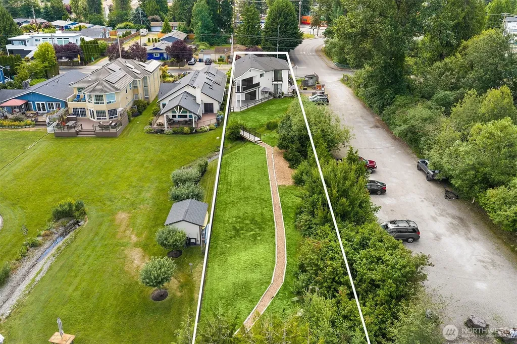 16226 E Shore Drive Lynnwood WA 98087