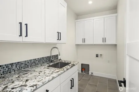 16226 E Shore Drive Lynnwood WA 98087