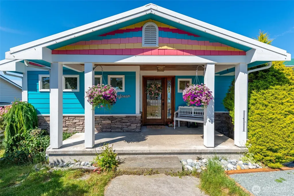 682 El Prado Avenue Coupeville WA 98239