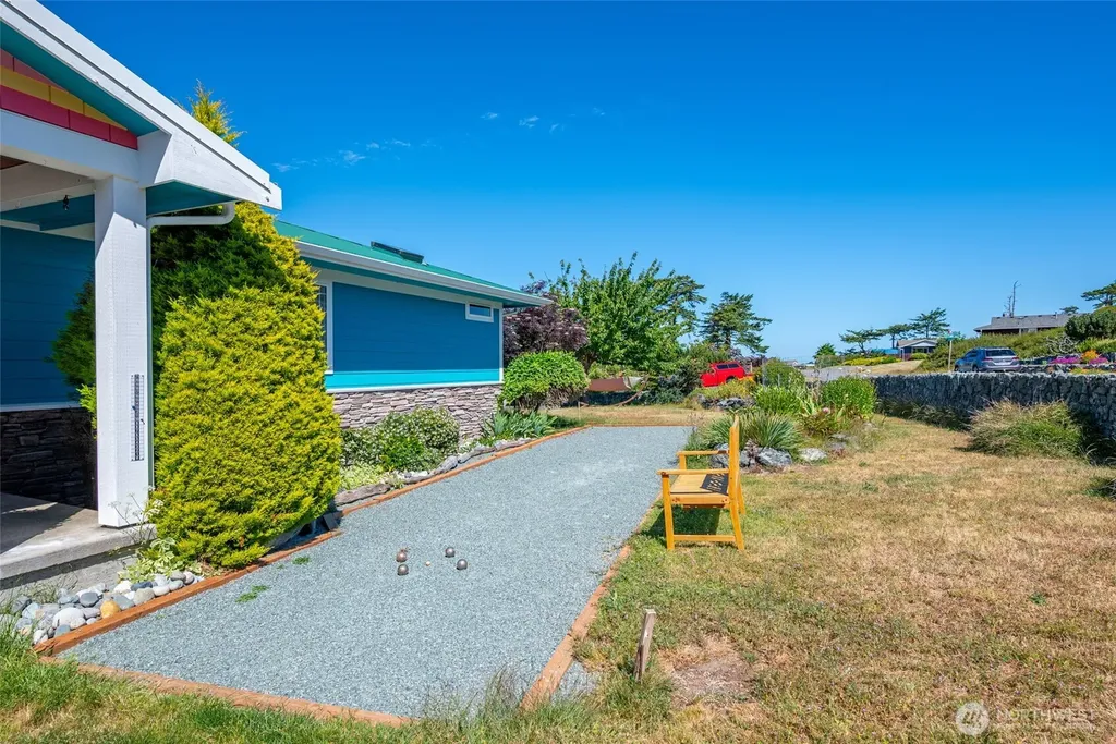 682 El Prado Avenue Coupeville WA 98239