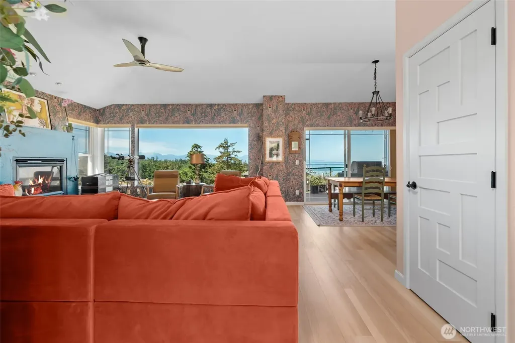 682 El Prado Avenue Coupeville WA 98239