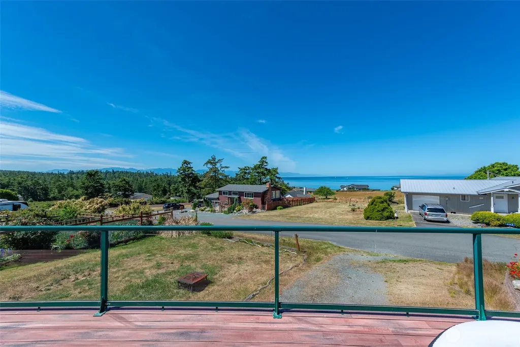 682 El Prado Avenue Coupeville WA 98239