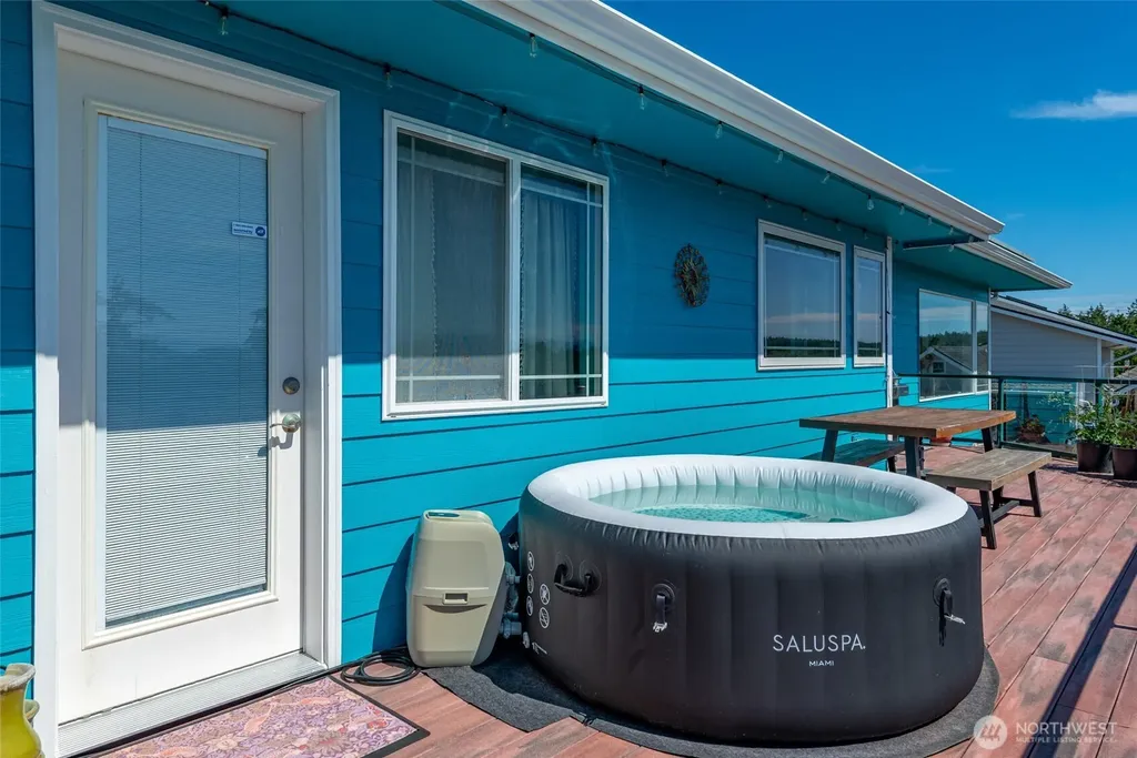 682 El Prado Avenue Coupeville WA 98239