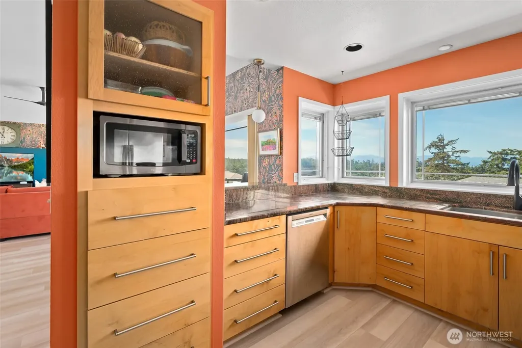 682 El Prado Avenue Coupeville WA 98239