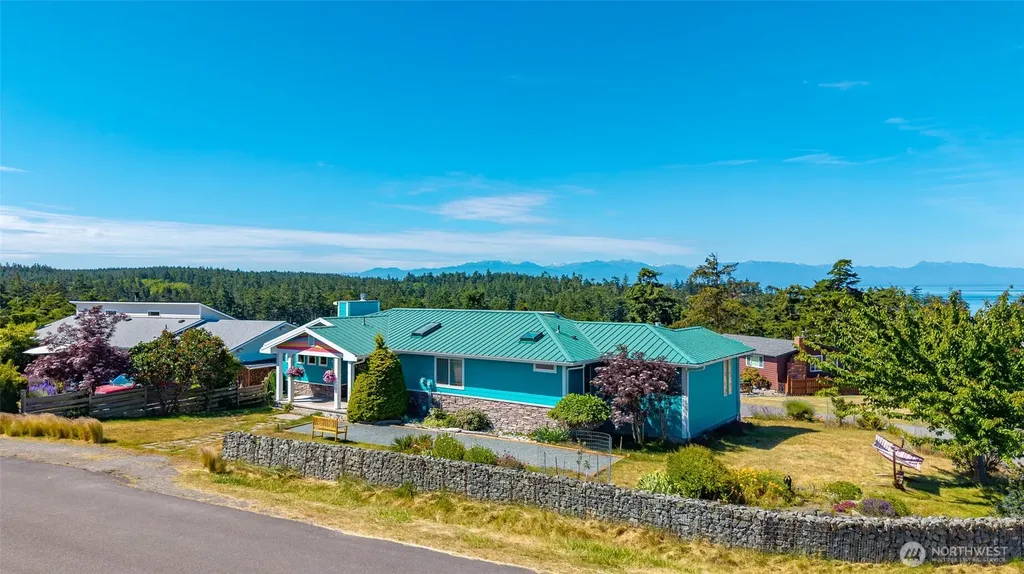 682 El Prado Avenue Coupeville WA 98239