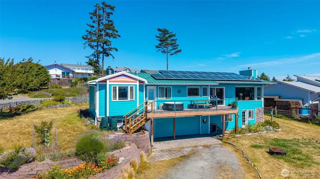 682 El Prado Avenue Coupeville WA 98239