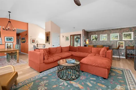 682 El Prado Avenue Coupeville WA 98239
