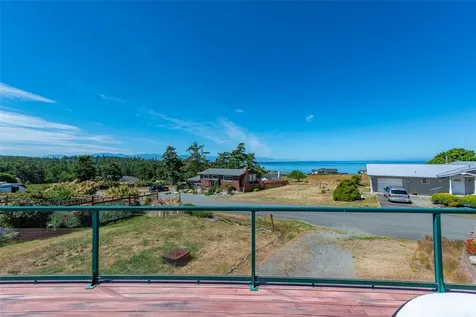 682 El Prado Avenue Coupeville WA 98239