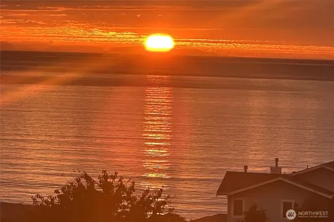 682 El Prado Avenue Coupeville WA 98239