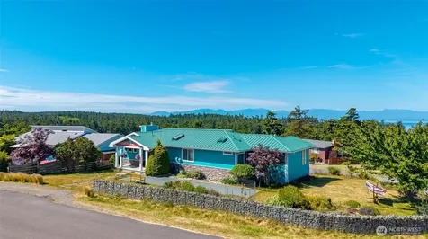 682 El Prado Avenue Coupeville WA 98239