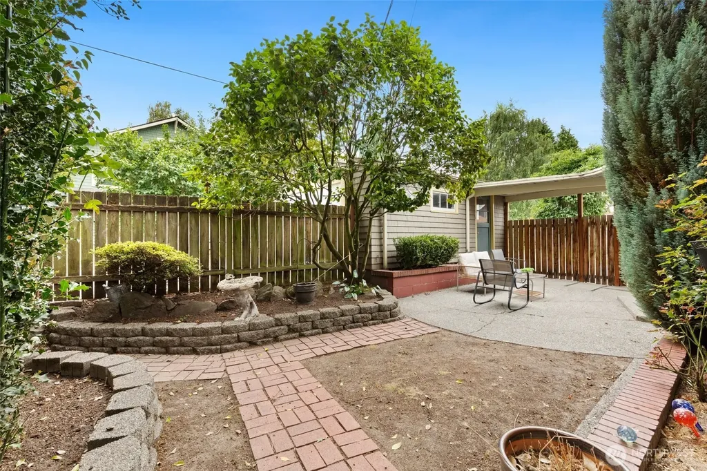 119 N 83rd Street Seattle WA 98103