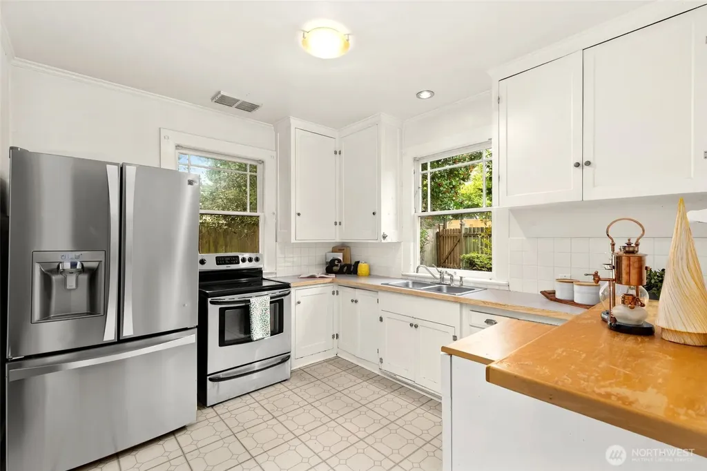 119 N 83rd Street Seattle WA 98103