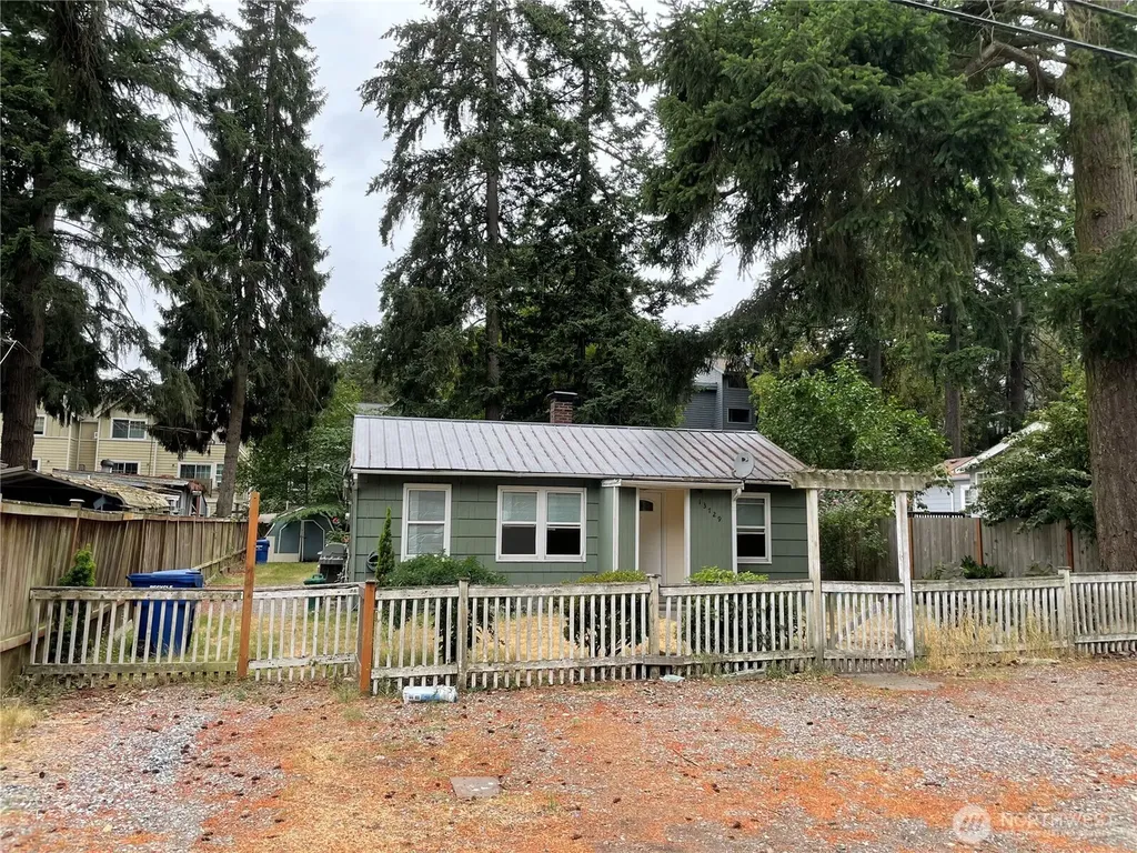13729 Stone Avenue N Seattle WA 98133