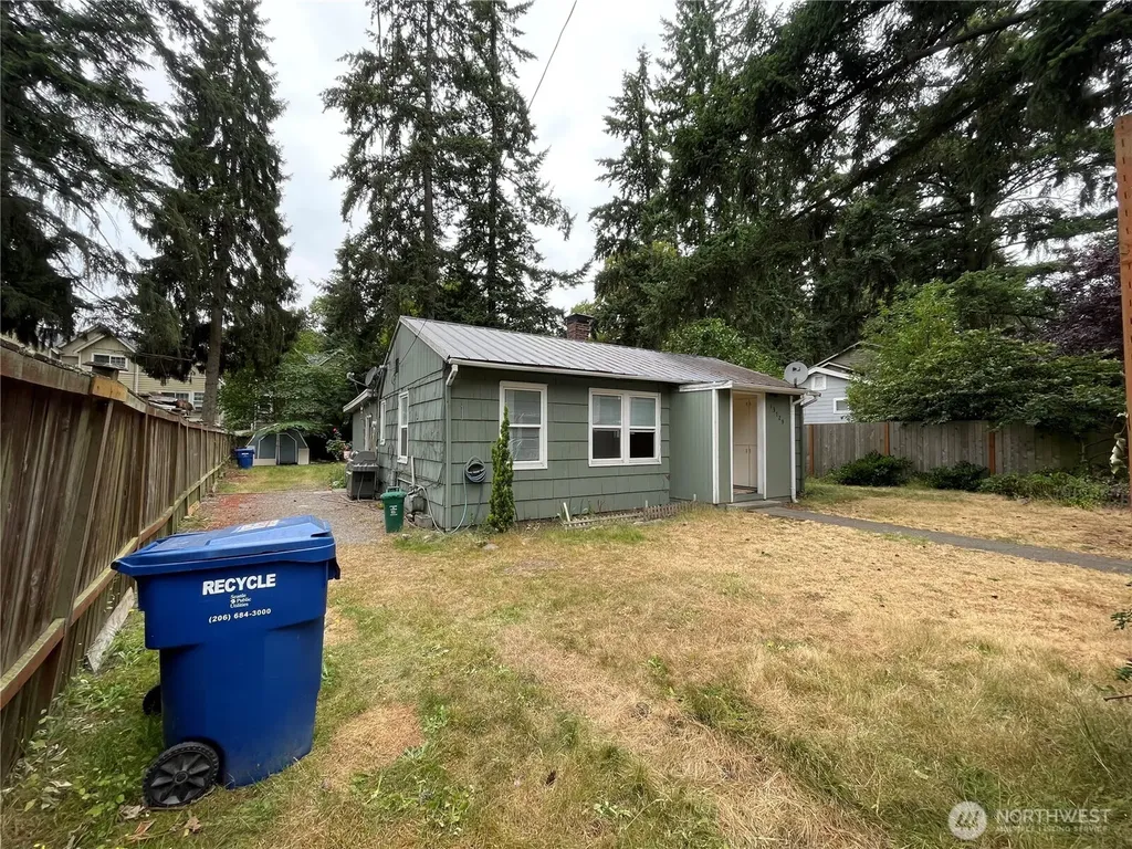 13729 Stone Avenue N Seattle WA 98133