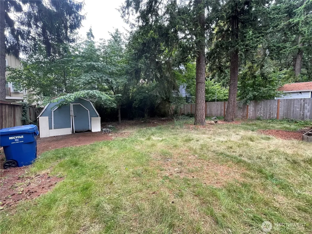 13729 Stone Avenue N Seattle WA 98133