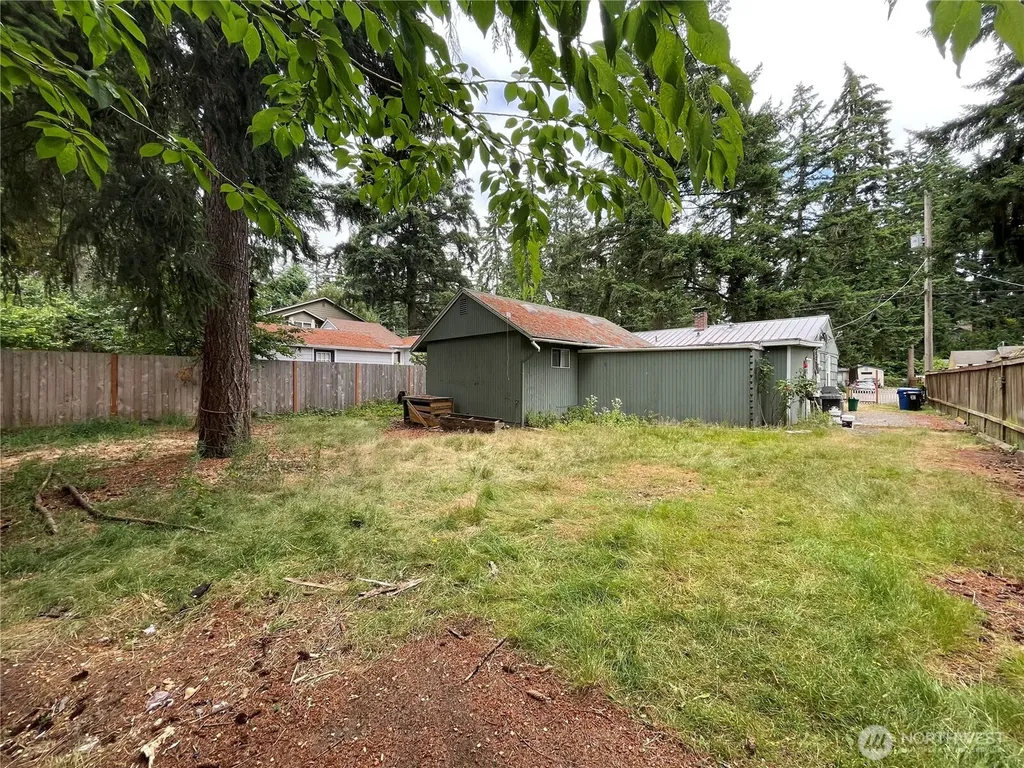 13729 Stone Avenue N Seattle WA 98133