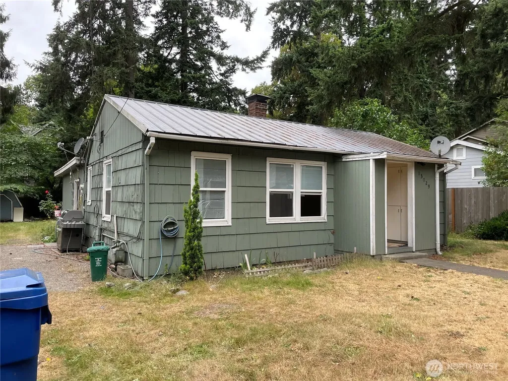 13729 Stone Avenue N Seattle WA 98133