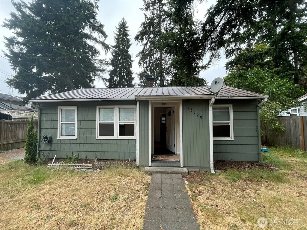 13729 Stone Avenue N Seattle WA 98133