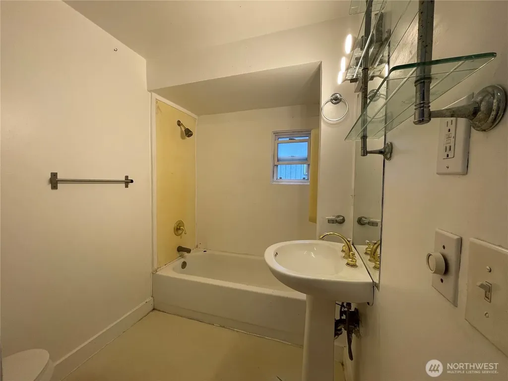 13729 Stone Avenue N Seattle WA 98133