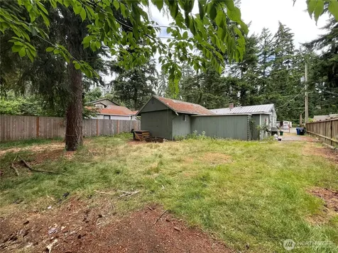 13729 Stone Avenue N Seattle WA 98133