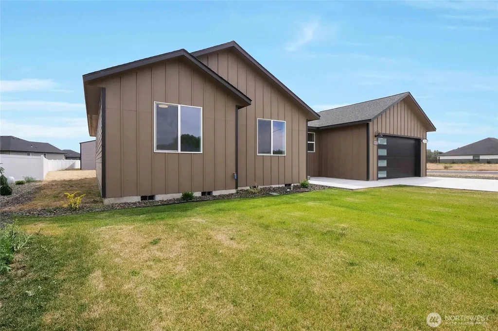 6425 Road 2.15 NE Moses Lake WA 98837