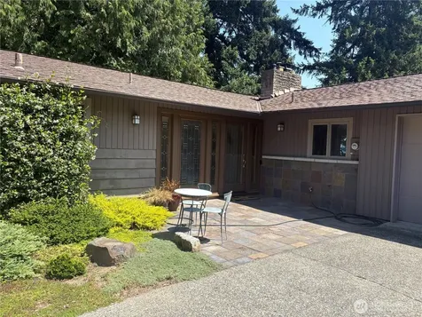 16518 NE 2nd Place Bellevue WA 98008