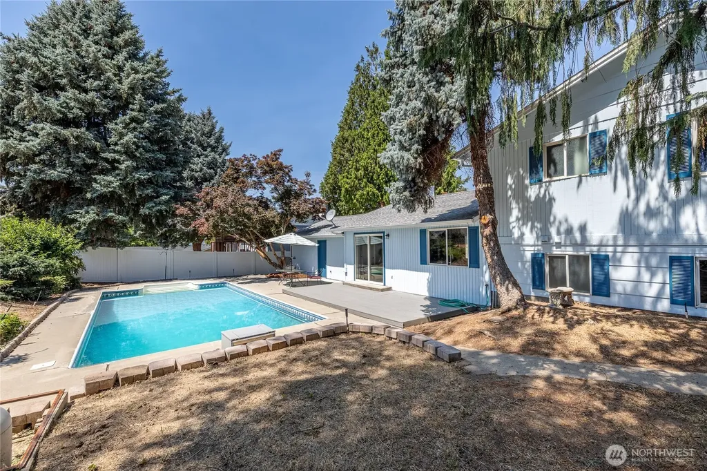 1400 Bel Air Drive East Wenatchee WA 98802