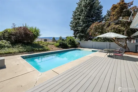 1400 Bel Air Drive East Wenatchee WA 98802
