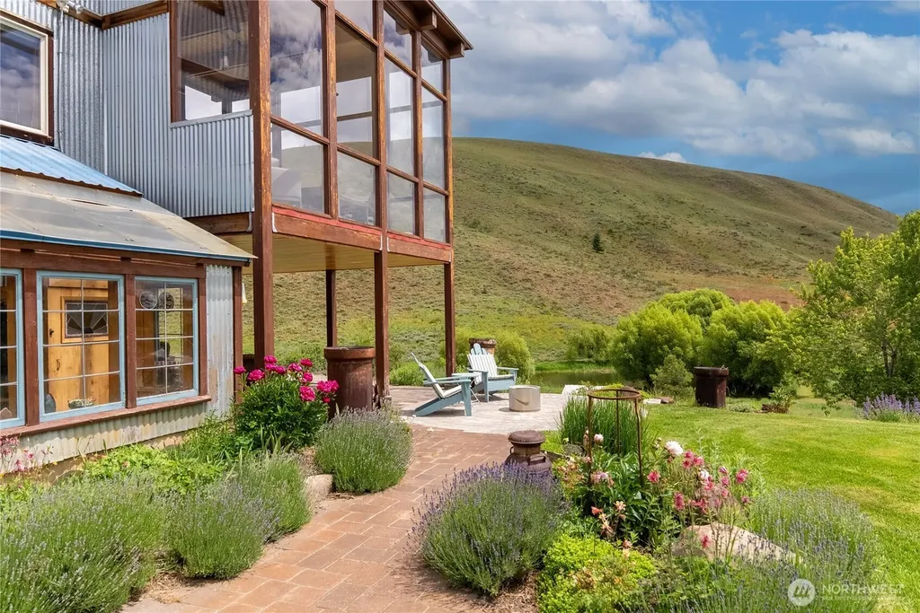 494 Rendezvous Road Winthrop WA 98862