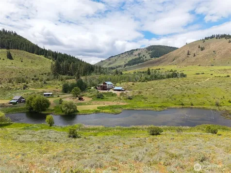 494 Rendezvous Road Winthrop WA 98862