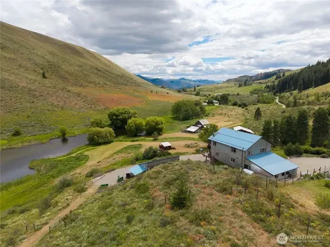 494 Rendezvous Road Winthrop WA 98862