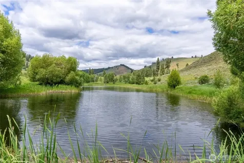 494 Rendezvous Road Winthrop WA 98862