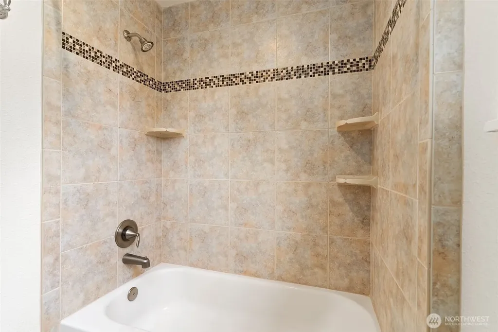 8123 Veterans Drive SW Lakewood WA 98498