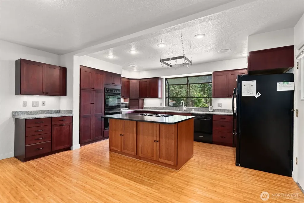 8123 Veterans Drive SW Lakewood WA 98498