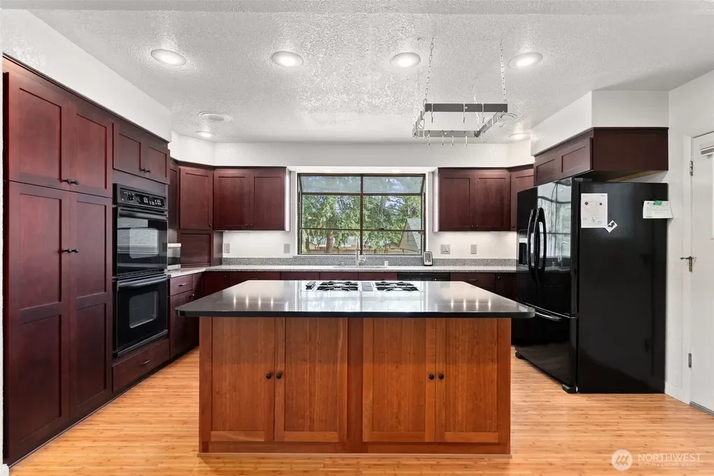 8123 Veterans Drive SW Lakewood WA 98498