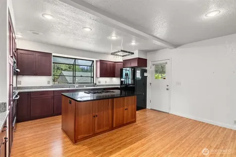 8123 Veterans Drive SW Lakewood WA 98498
