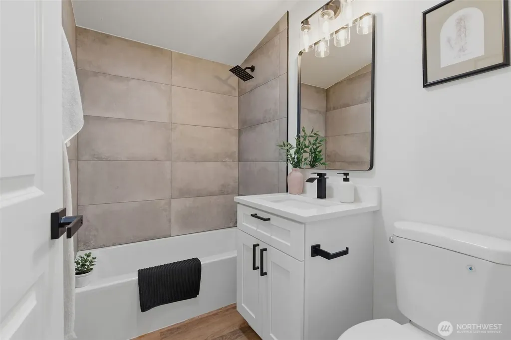 8102 Oakridge Drive SW Lakewood WA 98498