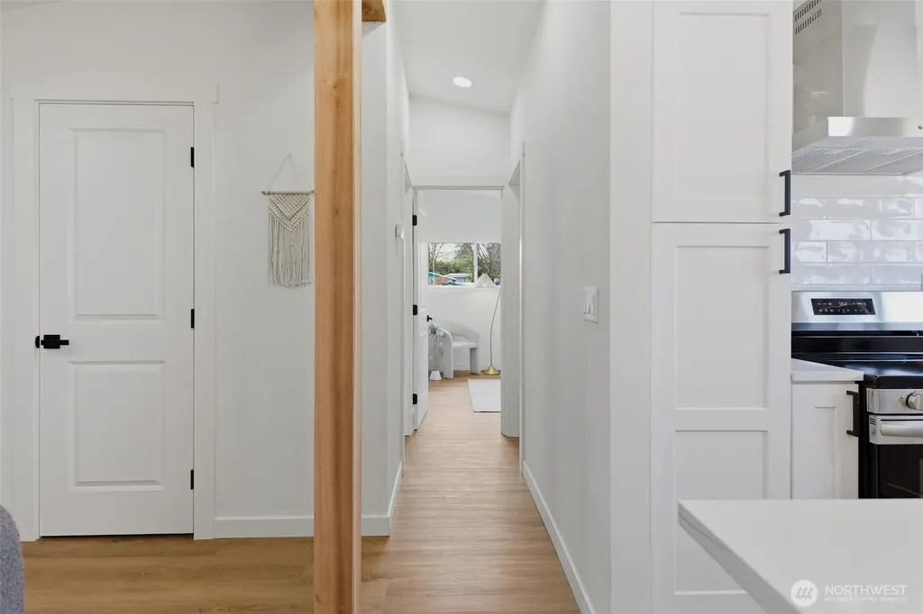 8102 Oakridge Drive SW Lakewood WA 98498