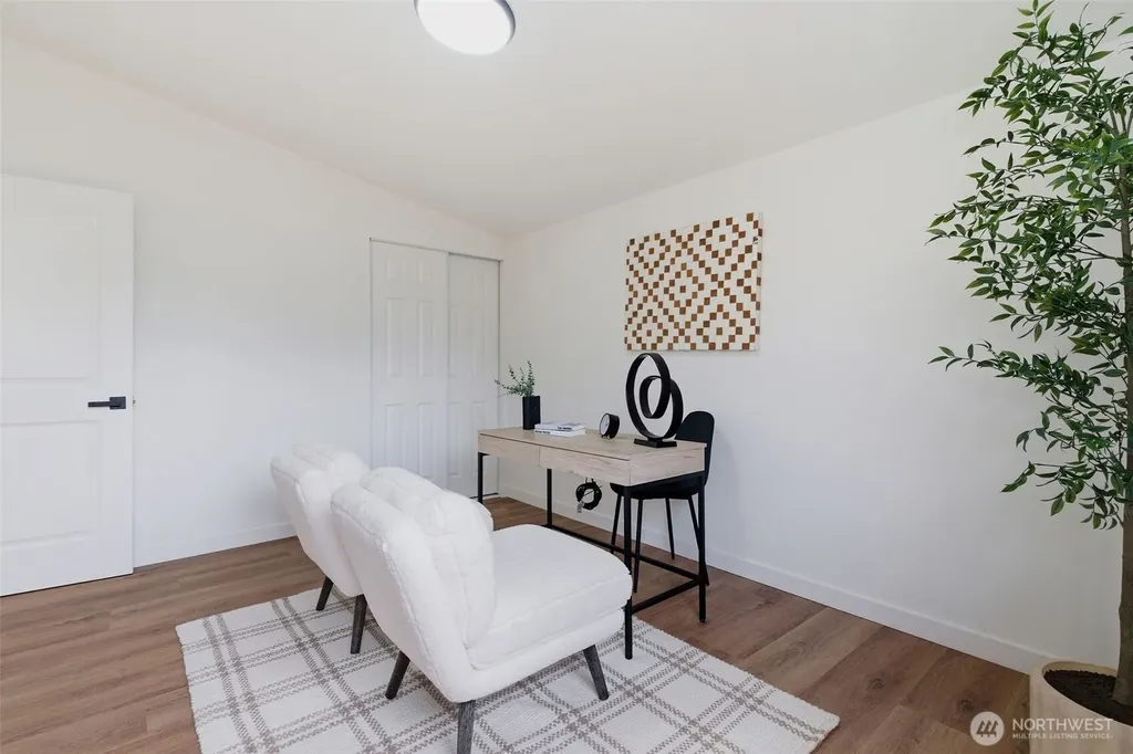 8102 Oakridge Drive SW Lakewood WA 98498