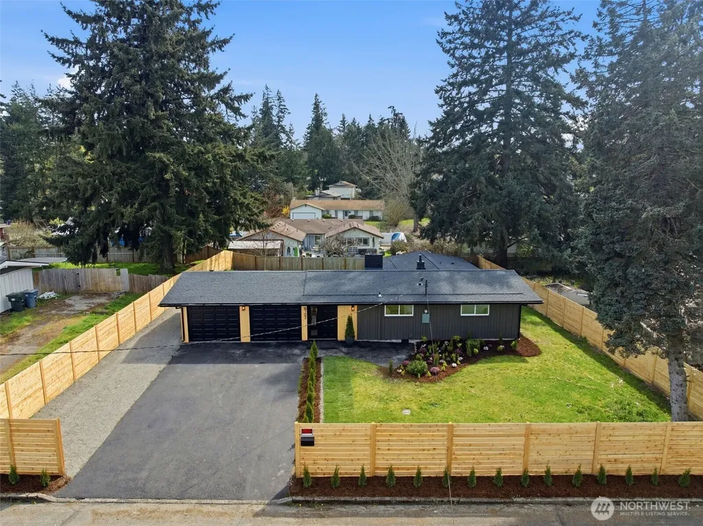 8102 Oakridge Drive SW Lakewood WA 98498