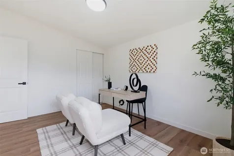 8102 Oakridge Drive SW Lakewood WA 98498