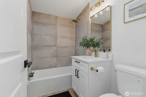 8102 Oakridge Drive SW Lakewood WA 98498