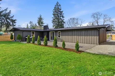 8102 Oakridge Drive SW Lakewood WA 98498